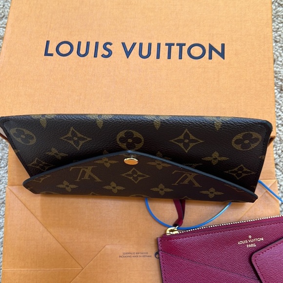 LOUIS VUITTON monogram Jeanne wallet with Louis Vuitton inserts - Picture 9 of 14